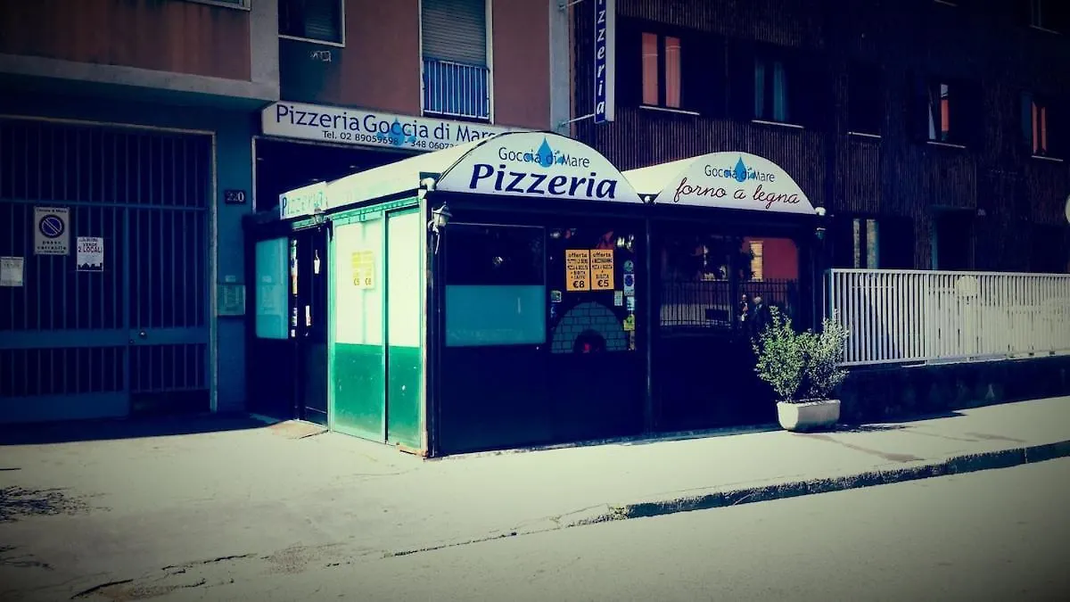 Cozy Flat For Music Lovers, 10 Min Walk From Tube Milano 0*,  Italia